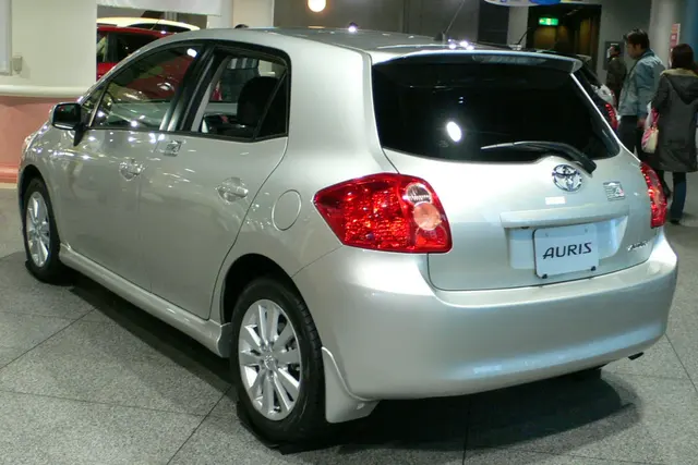 Toyota Auris E150